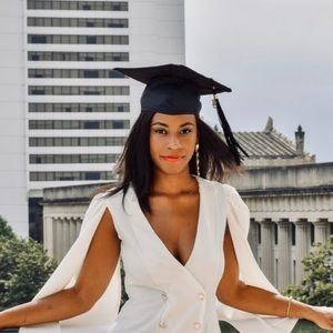 Meet your Posher, Ameshia